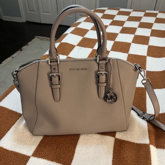 Michael Kors Handbag - Picture 1 of 4